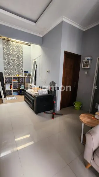 image RUMAH SEMI FURNISH 2KT DI MANUKAN SURABAYA - SIAP HUNI & TERAWAT (6)