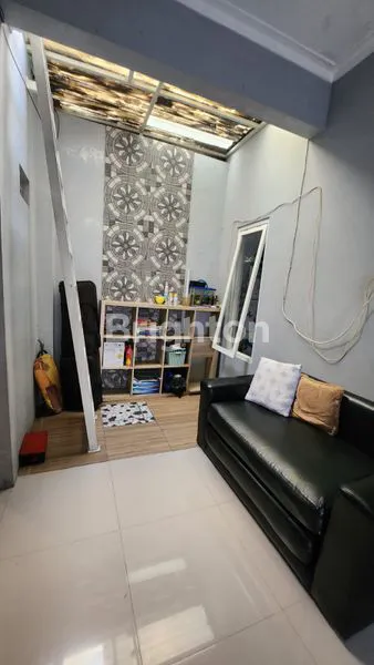 image RUMAH SEMI FURNISH 2KT DI MANUKAN SURABAYA - SIAP HUNI & TERAWAT (4)