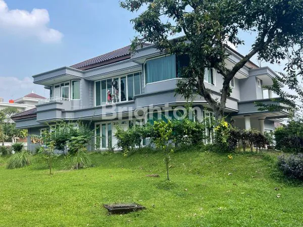image RUMAH MEWAH HARGA RAMAH DI LINGKUNGAN ELIT PUSAT KOTA BOGOR (1)