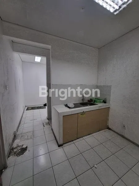 image RUKO SLAMET RIYADI SIAP PAKAI PRIME LOCATION 3 LANTAI (5)