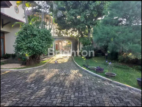 image RUMAH PRIVAT 2 UNIT DI JAGAKARSA – JAKARTA SELATAN (6)