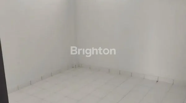 image RUKO STRATEGIS 3 LANTAI DI JL. PERUM DALUNG PERMAI, DEKAT PUSAT KOTA BADUNG (3)