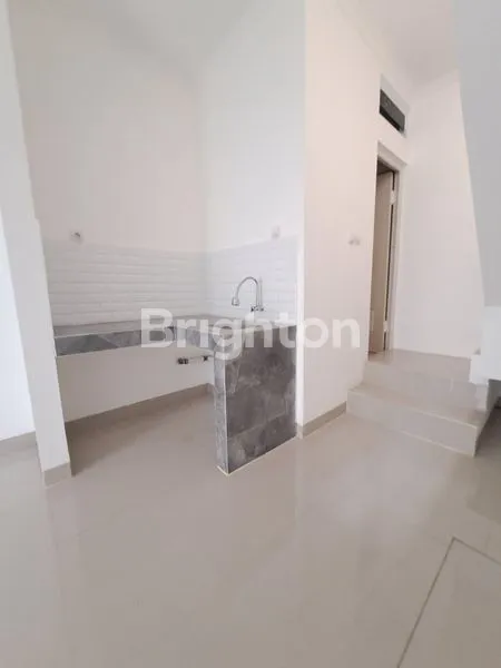 image MURAH !! RUMAH BARU SUNTER  2 KT SHM HADAP TIMUR BISA NEGO (5)