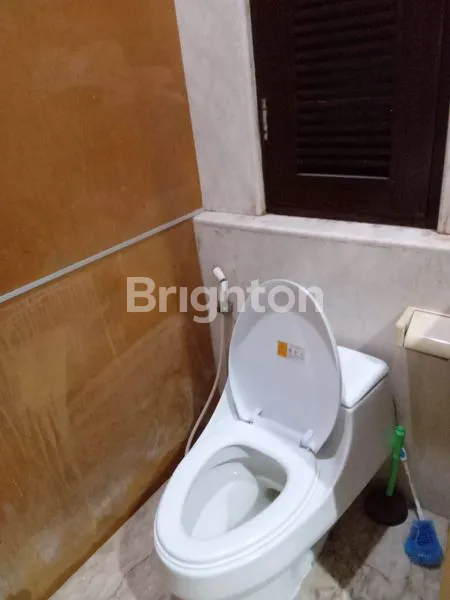 image RUMAH MEWAH SEMI-FURNISH DI JL. VILLA GADING INDAH, KELAPA GADING (4)