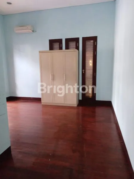 image RUMAH MEWAH SEMI-FURNISH DI JL. VILLA GADING INDAH, KELAPA GADING (3)
