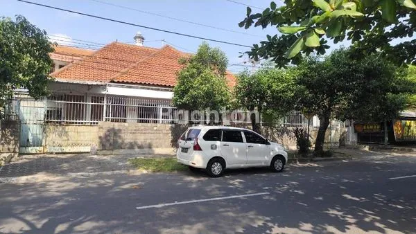 image HANYA INI!!! RUMAH LUAS KONDISI ISTIMEWA DI TENGAH KOTA SOLO BANGET !! (1)