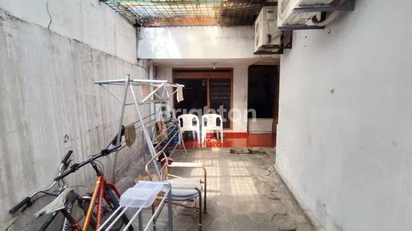 image HANYA INI!!! RUMAH LUAS KONDISI ISTIMEWA DI TENGAH KOTA SOLO BANGET !! (6)