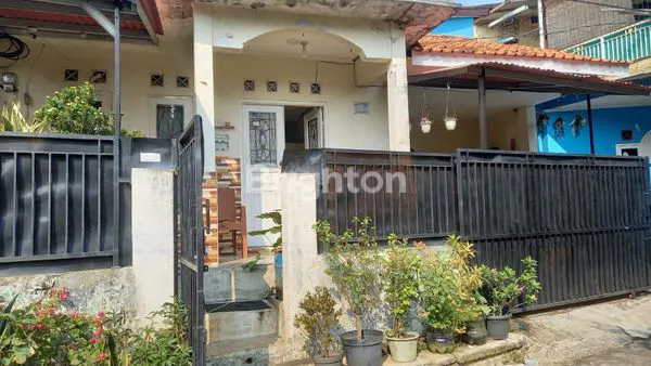 image RUMAH 1,5 LANTAI DENGAN LOKASI STRATEGIS SIAP HUNI ,DEKAT  TOL JOR SIMATUPANG, TOL DEPOK ANTASARI, STASIUN KRL LENTENG AGUNG,STASIUN PANCASILA DAN UNIV INDONESIA , UNIV GUNADHARMA DI DAERAH LENTENG AGUNG, JAKARTA SELATAN (1)