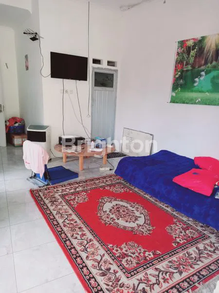 image RUMAH 1,5 LANTAI DENGAN LOKASI STRATEGIS SIAP HUNI ,DEKAT  TOL JOR SIMATUPANG, TOL DEPOK ANTASARI, STASIUN KRL LENTENG AGUNG,STASIUN PANCASILA DAN UNIV INDONESIA , UNIV GUNADHARMA DI DAERAH LENTENG AGUNG, JAKARTA SELATAN (6)