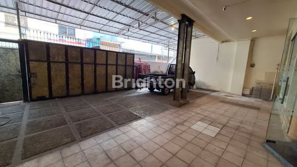 image RUMAH MEWAH LT 517M² DI MAKASSAR STRATEGIS (2)