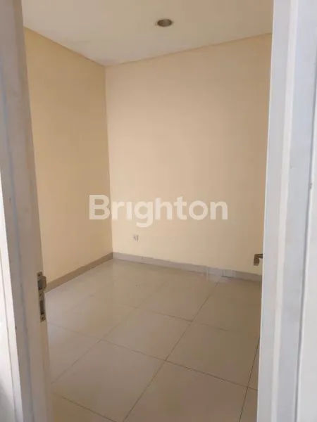 image RUMAH BESAR DALAM KOMPLEK UK 10X20 AKSES JALAN 2 MOBIL JAKARTA UTARA (5)