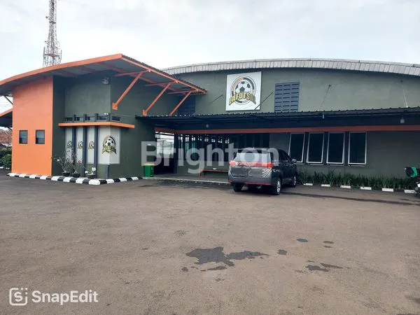 LAPANGAN FUTSAL SIAP PAKAI DAN BEROPERASI COCOK UNTUK INVESTASI LOKASI STRATEGIS DI PINGGIR JALAN RAYA LALADON
