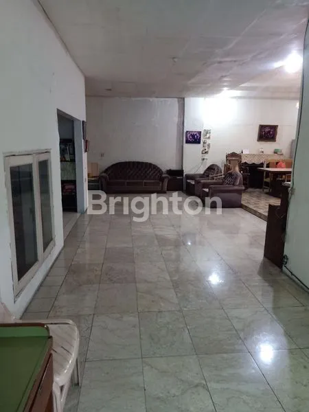 image RUMAH TUA 2½ LANTAI DI PAKUWON JELAMBAR JAKARTA BARAT (5)
