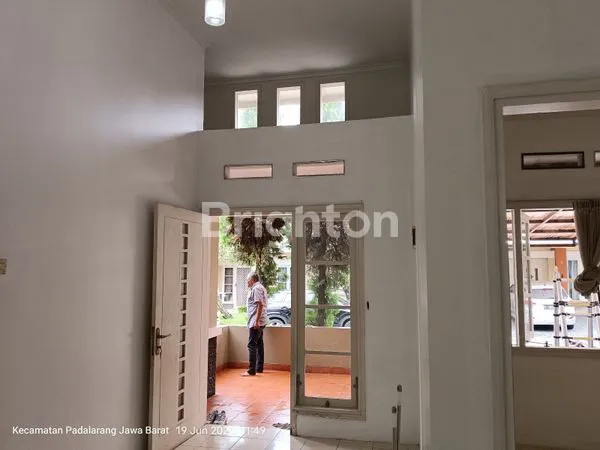 image RUMAH MEWAH SEMI-FURNISH DI KOTA BARU PARAHYANGAN (3)