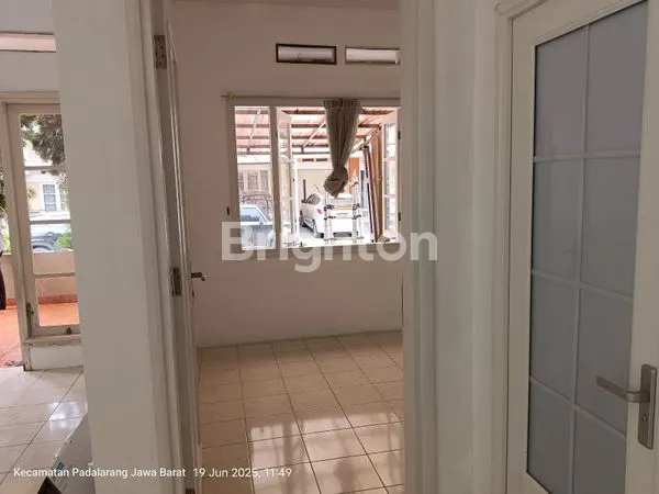 image RUMAH MEWAH SEMI-FURNISH DI KOTA BARU PARAHYANGAN (6)