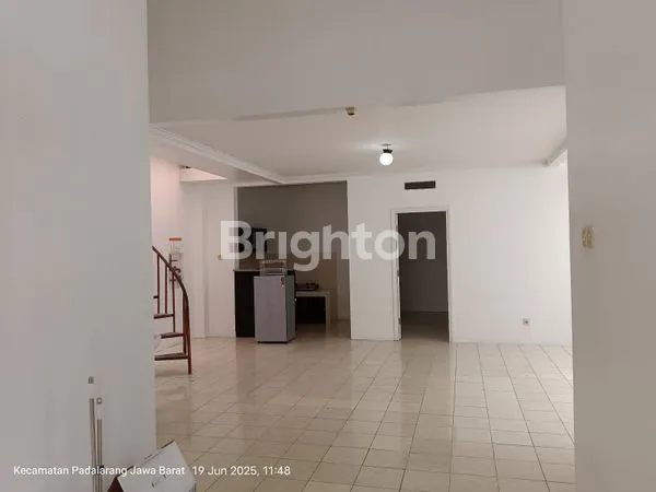 image RUMAH MEWAH SEMI-FURNISH DI KOTA BARU PARAHYANGAN (7)