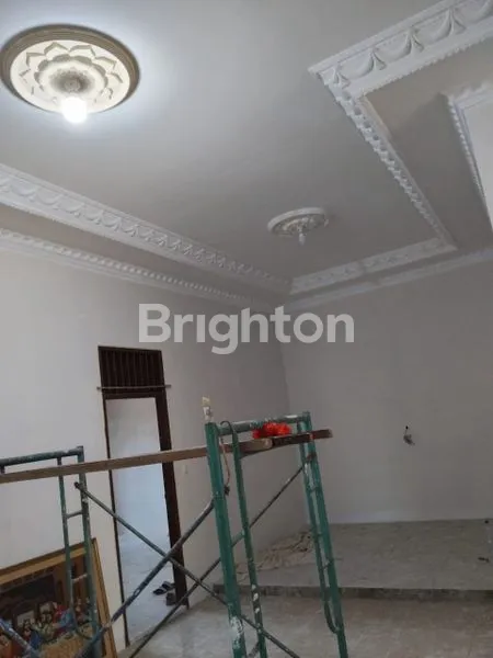 image RUMAH BESAR DANGAN HALAMAN LUAS  (5)