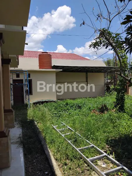 image RUMAH BESAR DANGAN HALAMAN LUAS  (8)