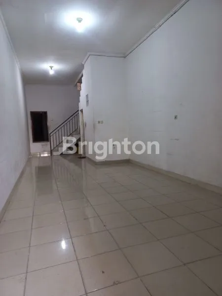 image RUMAH SIAP HUNI 3 LANTAI ROXY (6)