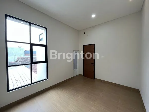 image RUMAH BARU BANGUNAN MANDIRI  3 LANTAI – TOMANG, JAKARTA BARAT (6)