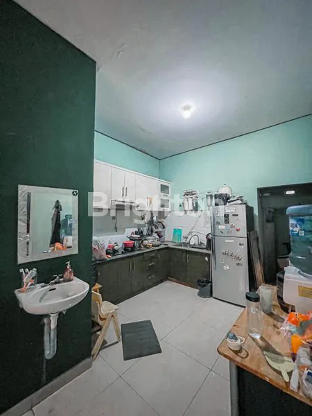 image RUMAH MEWAH DI LOKASI STRATEGIS - 2 LANTAI, 5+1 KAMAR TIDUR, GARASI 3 MOBIL, DEKAT PINTU TOL! (7)