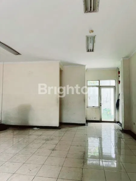 image RUKO LUAS & SIAP USAHA – 3 MENIT KE TOL JORR, AEON, & STASIUN TANJUNG BARAT! (2)