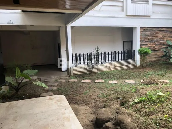 image RUMAH LUAS COCOK UNTUK KANTOR-RESTAURANT-CAFE AREA STRATEGIS PUSAT KOTA MALANG AREA KLOJEN (5)