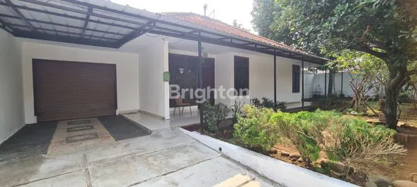 image JUAL RUMAH SIAP HUNI DILENGKAPI TAMAN LUAS (1)