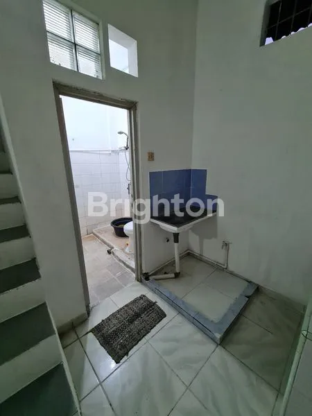 image RUKO SIAP HUNI 3 LANTAI JELAMBAR (6)