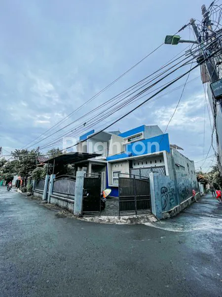 image RUMAH 2 LANTAI DI KRAMAT JATI JAKARTA TIMUR DKI JAKARTA (1)