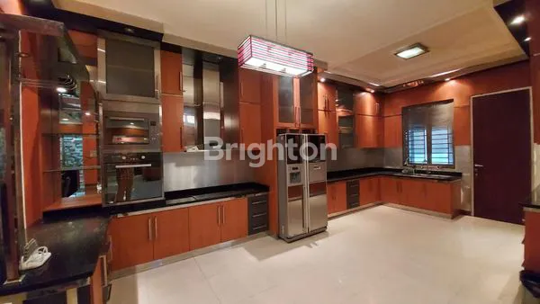 image DISEWAKAN RUMAH DI GUDANG PELURU SELATAN (7)