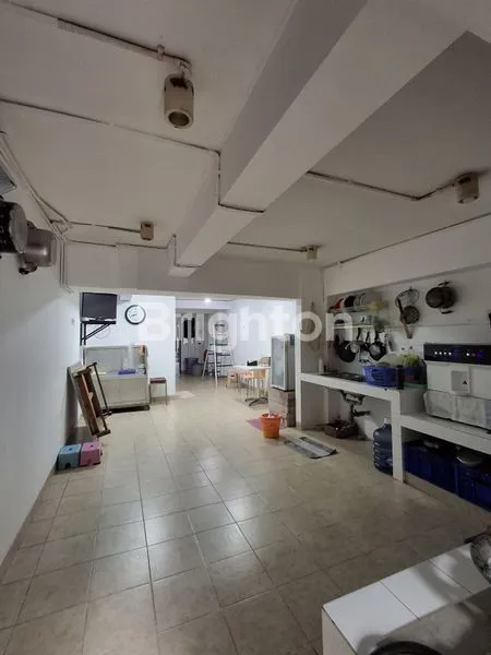 image RUMAH 2 LANTAI DAN TANAH GREEN VILLE (3)