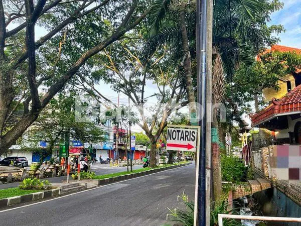 image RUMAH DESAIN ETNIK STRATEGIS 50M SAMPING LIVING PLAZA SAWOJAJAR KOTA MALANG (2)