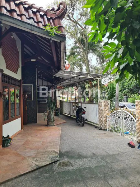 image RUMAH DESAIN ETNIK STRATEGIS 50M SAMPING LIVING PLAZA SAWOJAJAR KOTA MALANG (4)