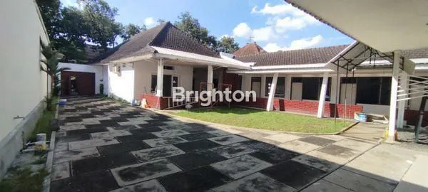 image RUMAH HERITAGE DI JANTUNG KOTA MALANG ±50 METER KE JL RAYA IJEN KOTA MALANG (1)