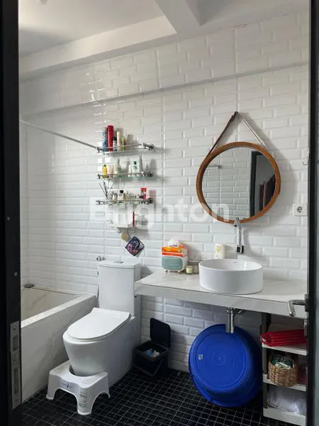 image RUMAH MEWAH 2 LANTAI + ROOFTOP VIEW SEMARANG DI CLUSTER CITRAGRAND - FULL FURNISHED SIAP HUNI! (6)