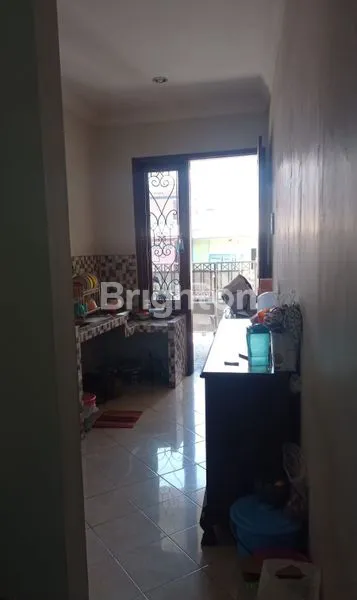 image RUMAH DI PASAR KLIWON SOLO (7)