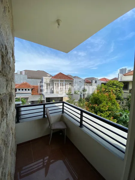 image DISEWAKAN RUMAH ARAYA 2, LUX, MINIMALIS, SIAP HUNI, SEMI FURNISHED, COCOK UNTUK ANAK KOST, DEKAT DENGAN KAMPUS ITS (3)