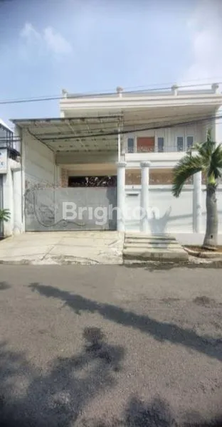 image RUMAH MEWAH 2 LANTAI SIAP HUNI DI KAWASAN PERUMAHAN PREMIUM MANYAR SURABAYA (1)