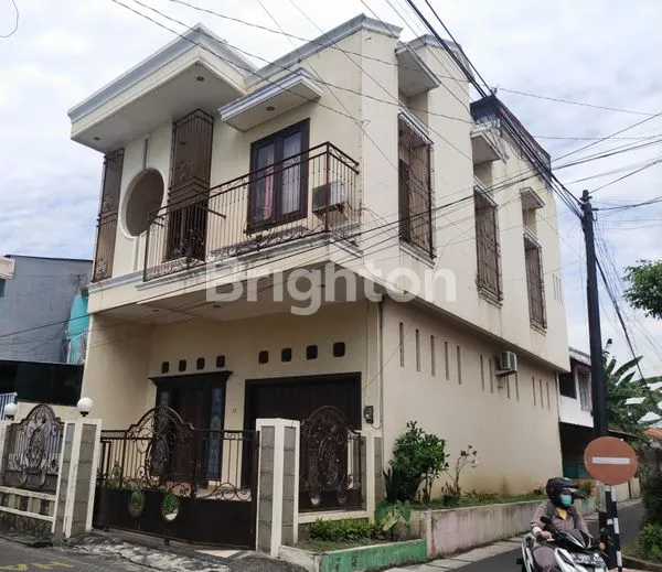 image RUMAH MEWAH 4 KT DI SEMARANG SELATAN, AKSES STRATEGIS HARGA TERJANGKAU (1)