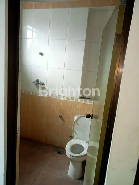 image RUKO 2 LANTAI + ROOFTOP, EKS BANK. LOKASI STRATEGIS PUSAT KOTA DI AREA PUSAT PERDAGANGAN. COCOK UNTUK SEGALA MACAM JENIS USAHA. (7)