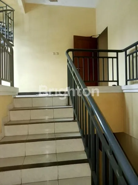 image RUKO 2 LANTAI + ROOFTOP, EKS BANK. LOKASI STRATEGIS PUSAT KOTA DI AREA PUSAT PERDAGANGAN. COCOK UNTUK SEGALA MACAM JENIS USAHA. (4)