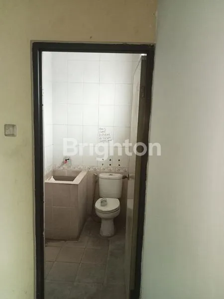 image RUKO 2 LANTAI + ROOFTOP, EKS BANK. LOKASI STRATEGIS PUSAT KOTA DI AREA PUSAT PERDAGANGAN. COCOK UNTUK SEGALA MACAM JENIS USAHA. (3)