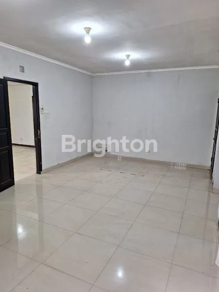 image RUKO STRATEGIS 3 LANTAI DI MAINROAD DEKAT RS & SPBU – SIAP JUAL & SEWA! (5)