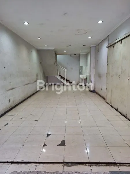 image RUKO STRATEGIS 3 LANTAI DI MAINROAD DEKAT RS & SPBU – SIAP JUAL & SEWA! (4)