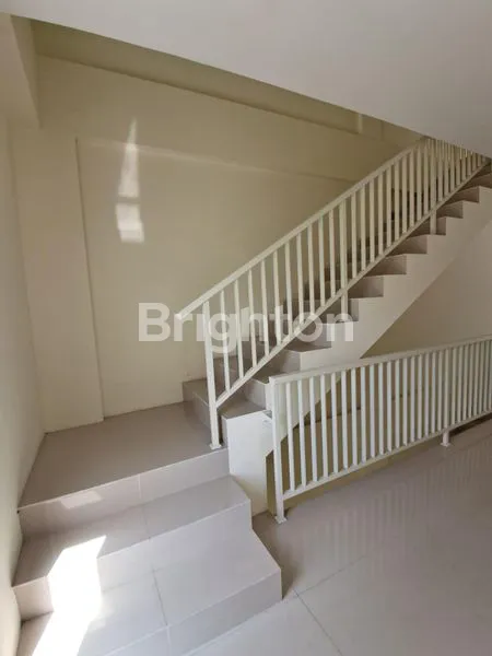 image RUKO STRATEGIS DI JL. ADISUCIPTO YOGYAKARTA, AKSES TOL & FASILITAS LENGKAP (5)