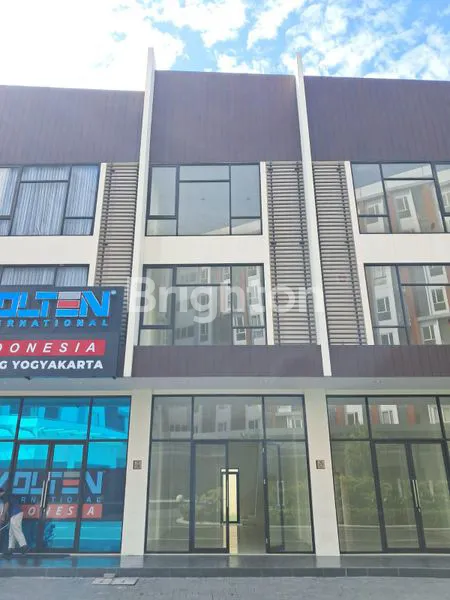 image RUKO STRATEGIS DI JL. ADISUCIPTO YOGYAKARTA, AKSES TOL & FASILITAS LENGKAP (2)