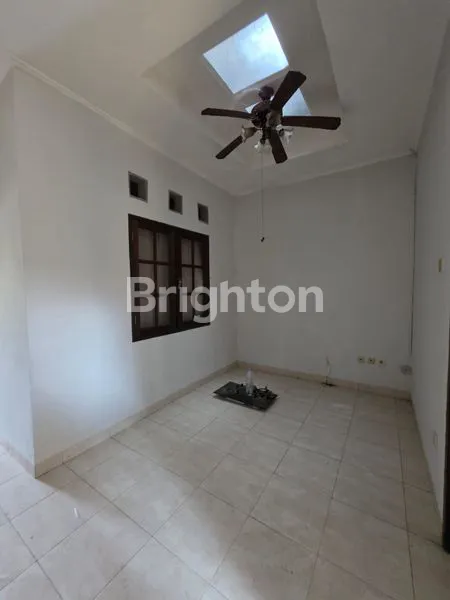 image RUMAH SIAP HUNI DI DEPOK (8)