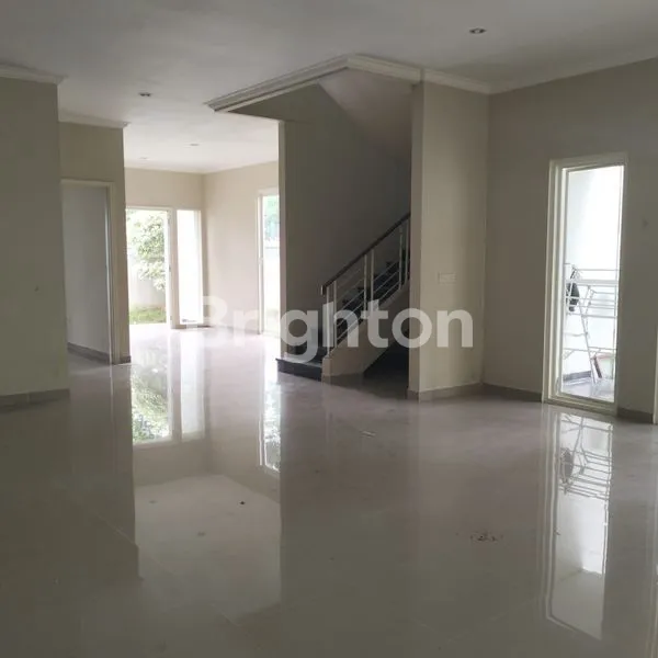 image RUMAH HOOK 2 LANTAI DEKAT PAKUWON MALL HOKKY GRAHA FAMILI LONTAR G-WALK UNESA GWALK HR MUHAMMAD MAYJEND SUNGKONO (5)