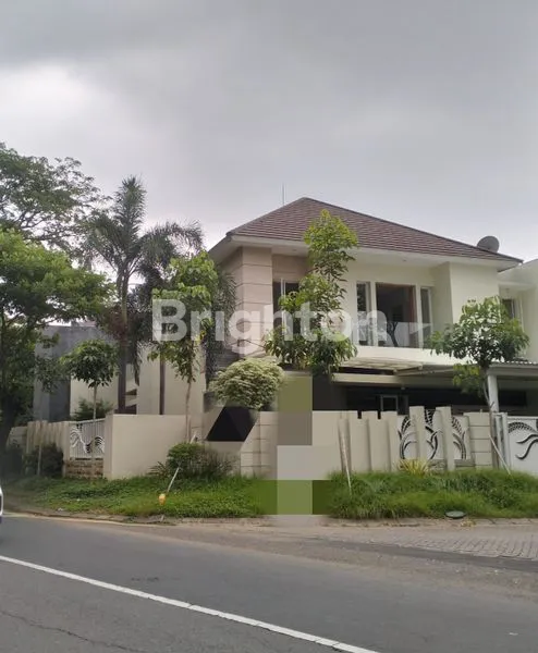 image RUMAH HOOK 2 LANTAI DEKAT PAKUWON MALL HOKKY GRAHA FAMILI LONTAR G-WALK UNESA GWALK HR MUHAMMAD MAYJEND SUNGKONO (2)